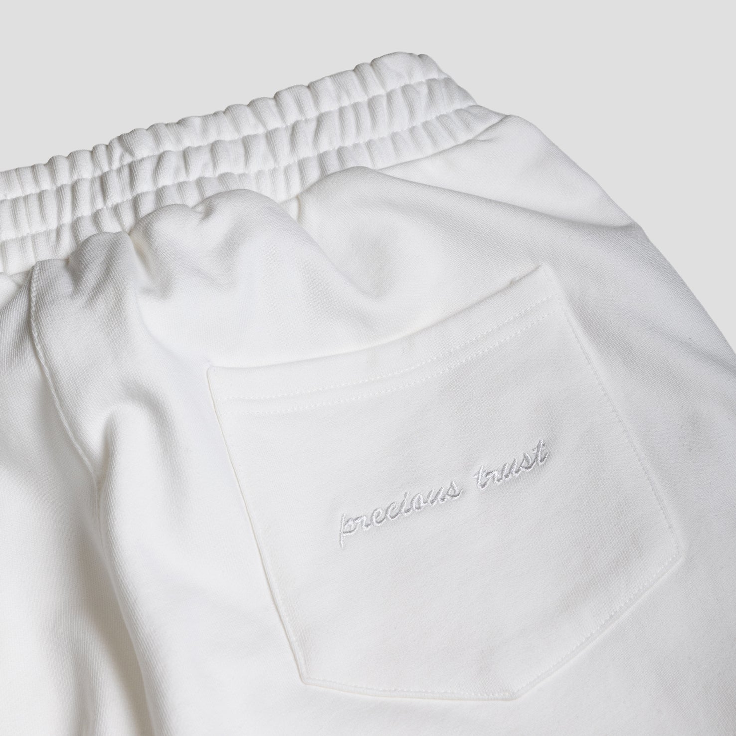 PT STAMP LOGO SWEAT PANTS (WHITE)
