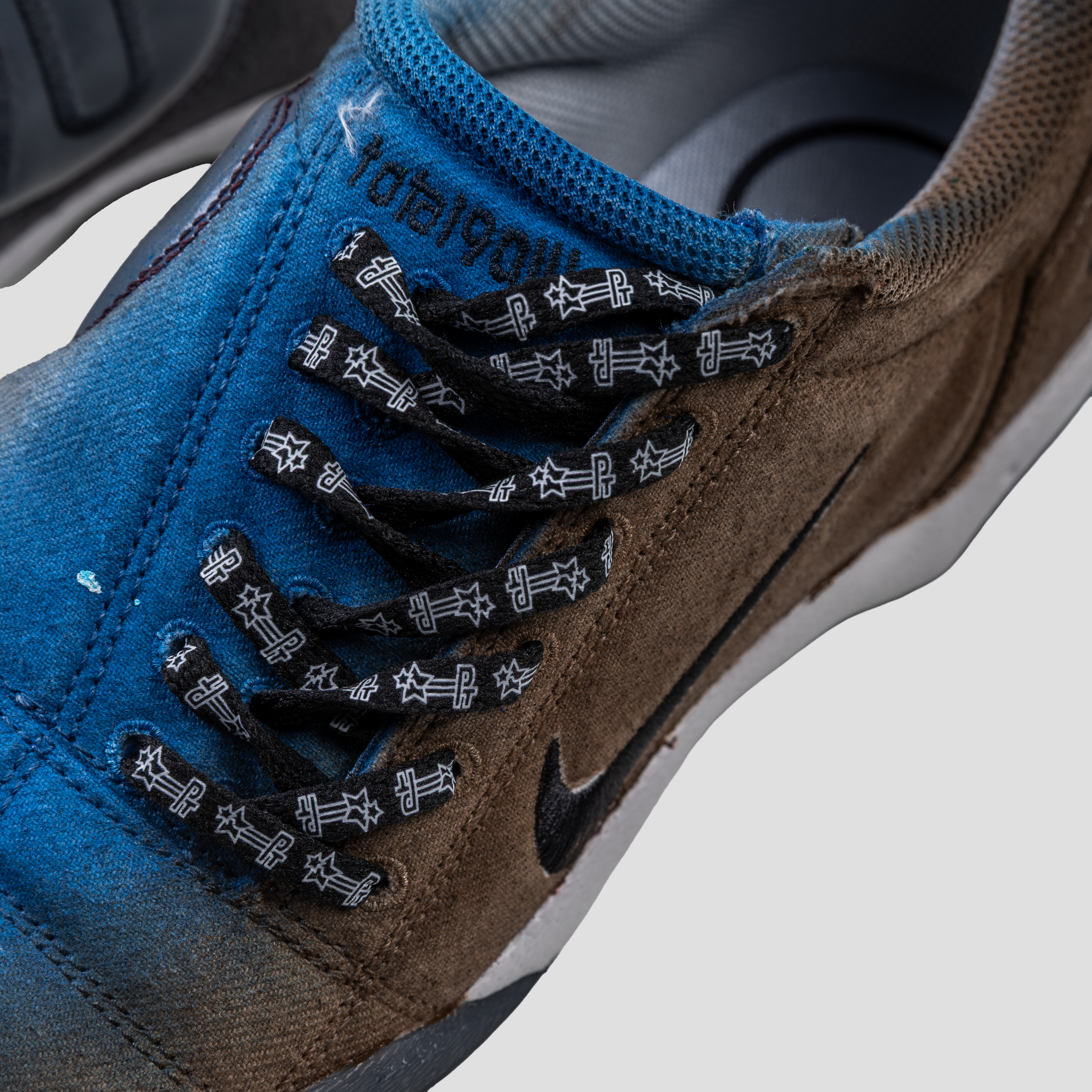 PT x NUMBER10 x NIKE: Total 90 Shoes