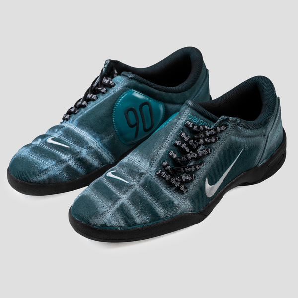 PT x NUMBER10 x NIKE: Total 90 Shoes