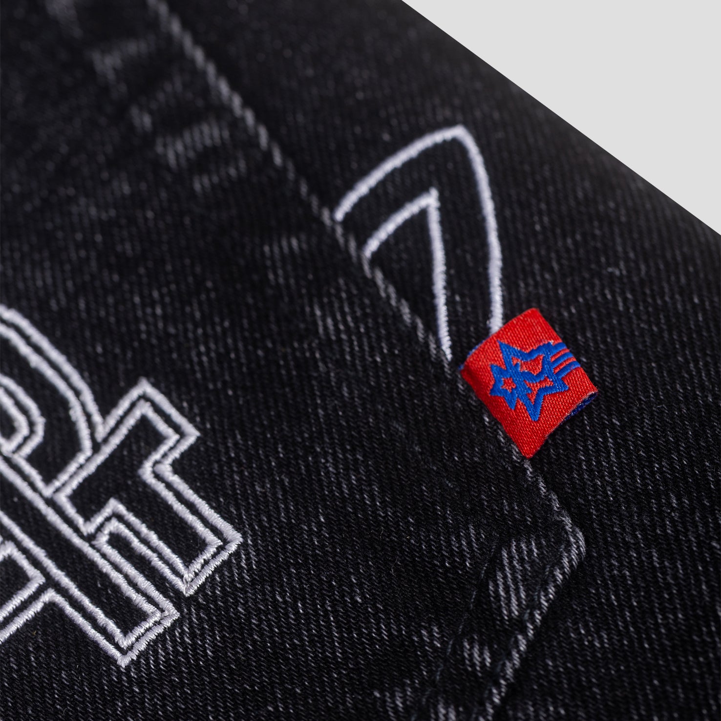 PT VICTORY DENIM (BLACK WASH)