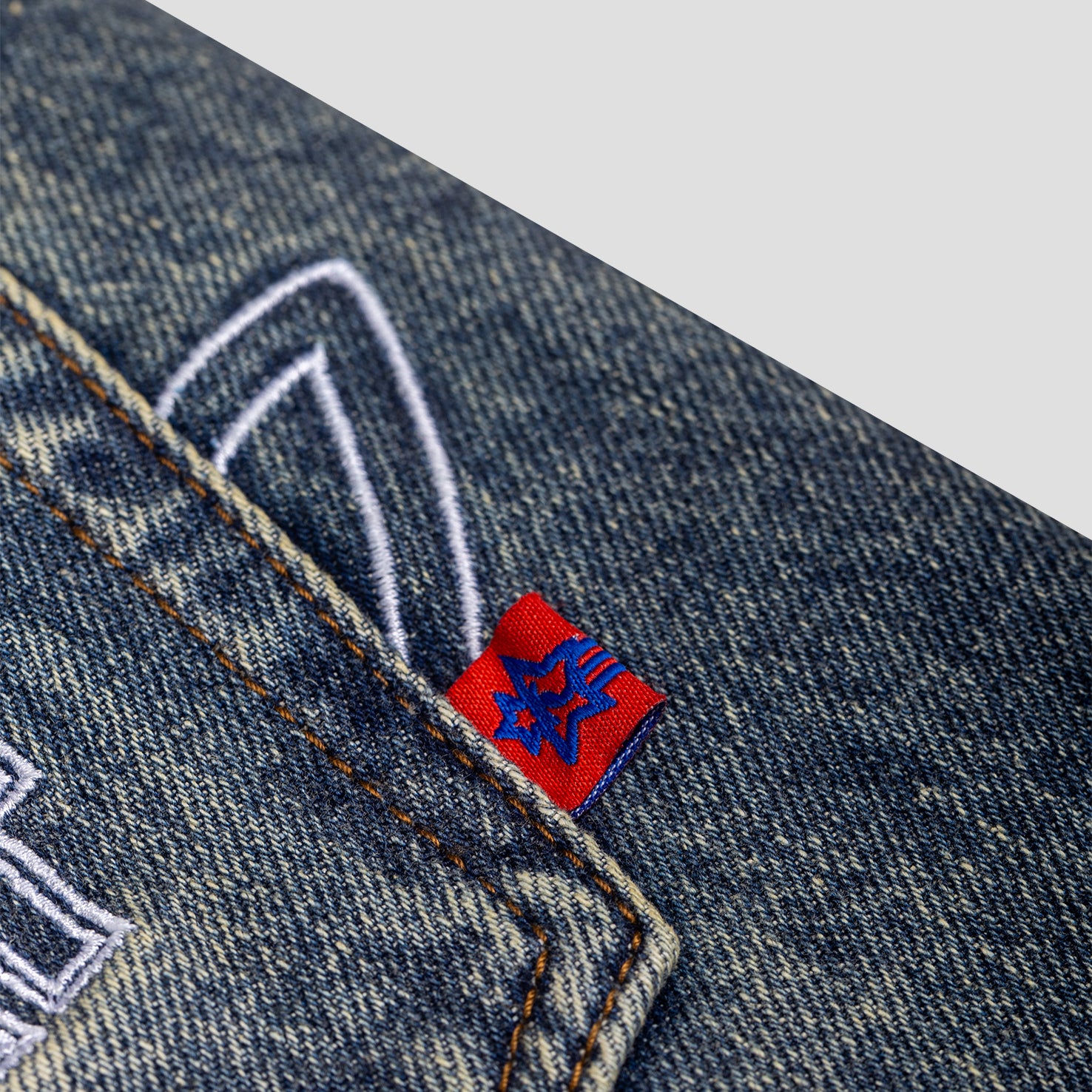 PT VICTORY DENIM (BLUE WASH)
